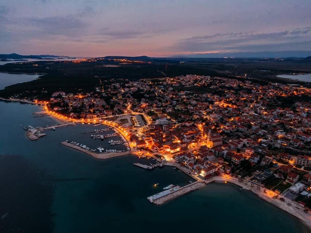 Apartments Luka Пакоштане Экстерьер фото